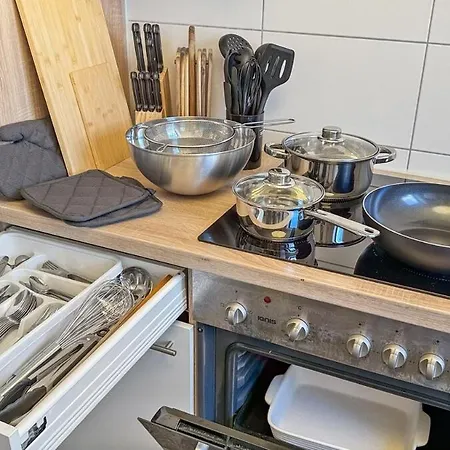 Heaven With 4 Bedrooms A Furnished Kitchen And Balcony