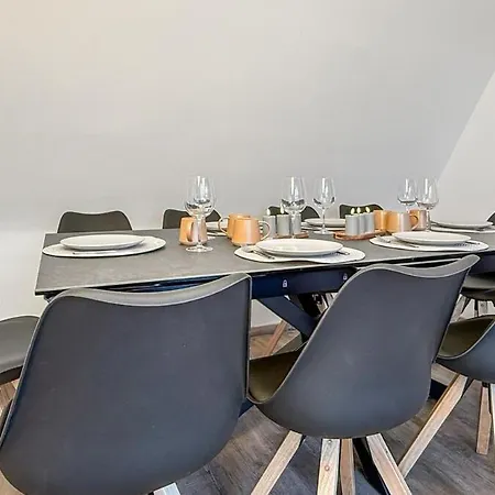 Heaven With 4 Bedrooms A Furnished Kitchen And Balcony 아파트 필더슈타트