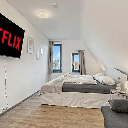 Heaven With 4 Bedrooms A Furnished Kitchen And Balcony 아파트