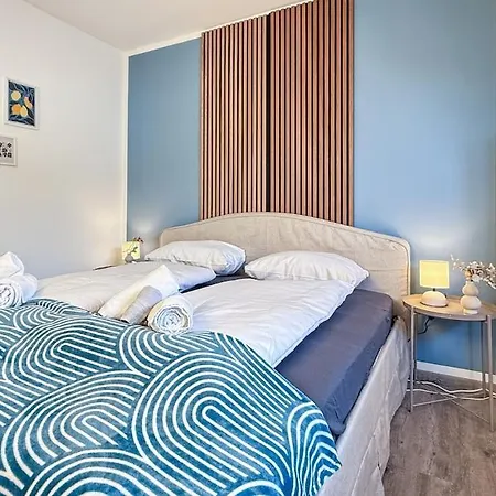 Heaven With 4 Bedrooms A Furnished Kitchen And Balcony * 필더슈타트